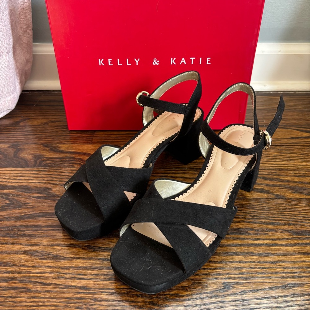 Kelly & Katie Liliena Platform Sandal